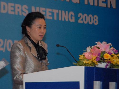 Bà Đặng Thị Hoàng Yến, Chủ tịch HĐQT Tập Đoàn Tân Tạo phát biểu tại buổi lễ