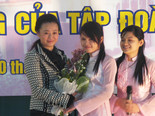 Những tình cảm nồng ấm của sinh viên Hà Nội dành tặng cho Bà Đặng Thị Hoàng Yến, chủ tịch HĐQT Tập Đoàn Tân Tạo