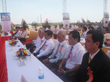 Các lãnh đạo tham dự buổi lễ khởi công giai đoạn 2 KCN Tân Đức